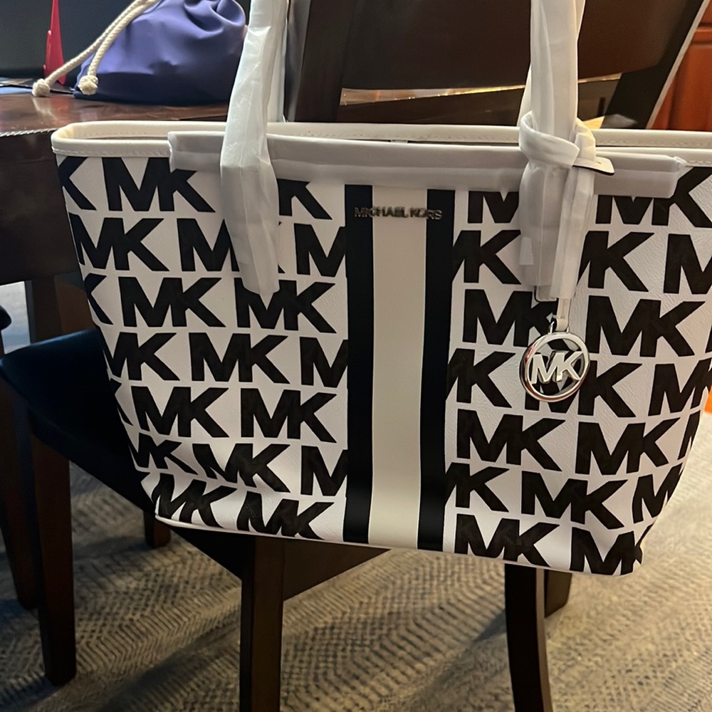Brand new authentic Michael Kors Tote